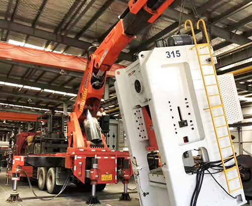 梁子湖附近随车吊出租，轻松解决运输难题