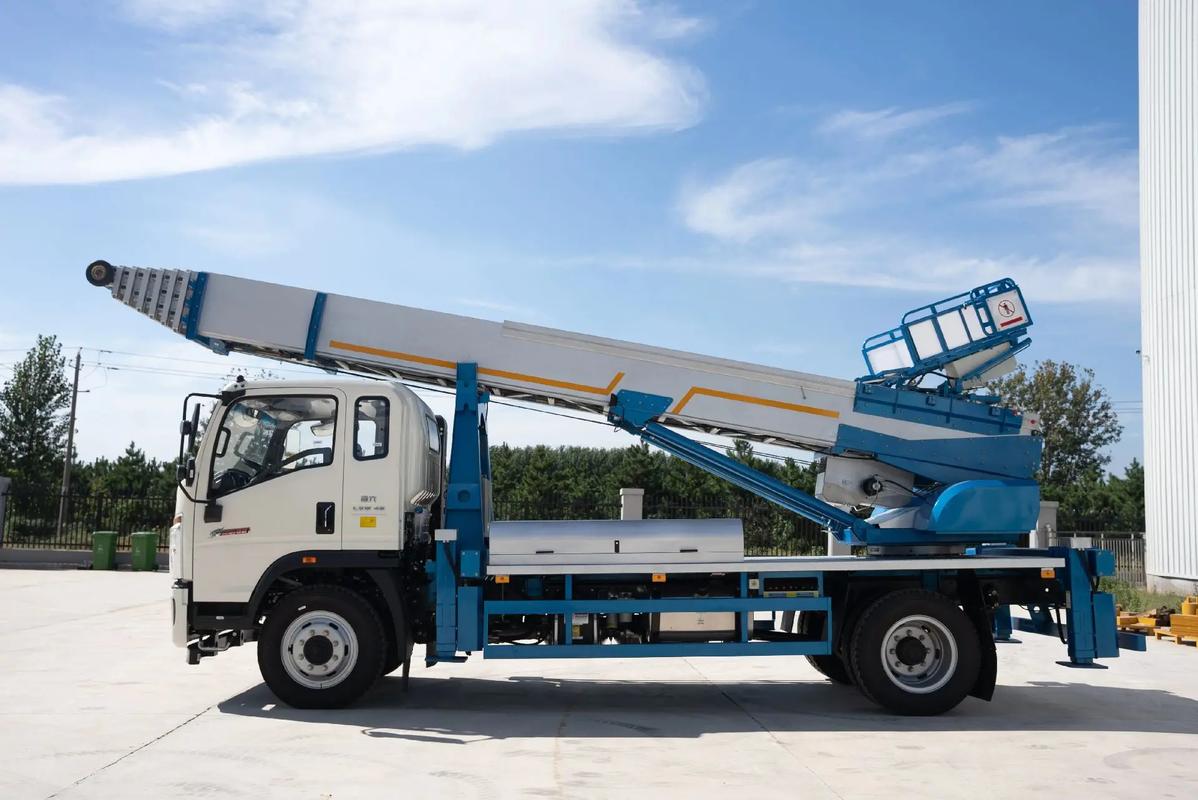 梁子湖云梯上料车租赁费用