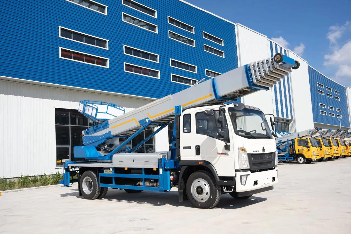 梁子湖出租云梯车高空作业车 建筑垃圾搬运